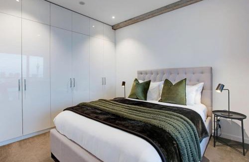 Newton Apartment | Premium Cityscape Abode w Skytower view & Parking