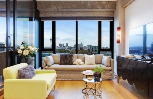 Newton Apartment | Premium Cityscape Abode w Skytower view & Parking