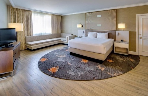 Garrison Historic Area Hotel | Premium Corner Room 1 King Bed