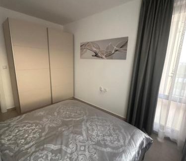 Yurta Apartment | Premium Ferienwohnung SWETI WLAS Polarstar Beach Luxury Apartment 150 m zum Strand Pool 3 Balkone Meeresblick Google TV bis zu 6 Personen