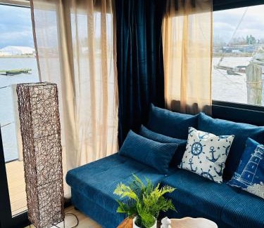 St. Andreas Boat Rental | Premium Hausboot Blaue Lagune