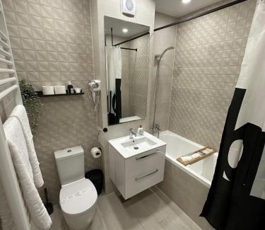 Sector 3 Apartment | Premium Hils Brauner Studio