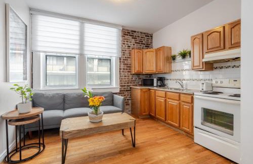 Shaughnessy Village Apartment | Premium Location Stylish 3BR downtown Montreal