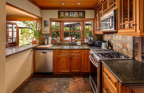 Valley Village House | Premium Pool SoCal Spa Retreat Orchard Private R&R LA Near Universal Hollywood