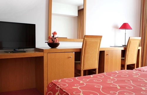Maia Hotel | Premium Porto Maia