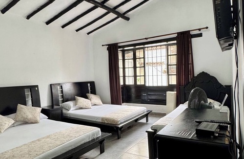 Las Lomas I Hotel | Premium Real
