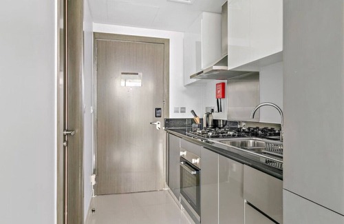 Downtown Dubai Apartment | Premium Studio with Canal View