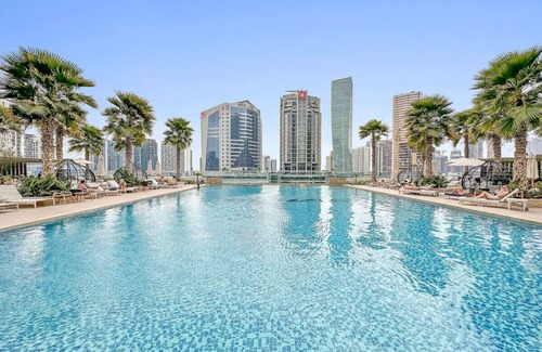 Downtown Dubai Apartment | Premium Studio with Canal View
