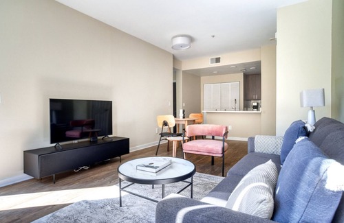Contra Costa Centre Apartment | Premium Walnut Creek 1BR w/Pool, Gym & W/D, close to BART, by Blueground