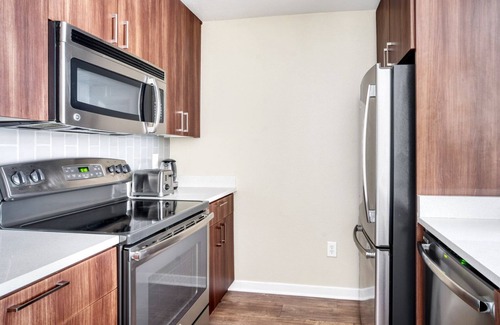 Contra Costa Centre Apartment | Premium Walnut Creek 1BR w/Pool, Gym & W/D, close to BART, by Blueground