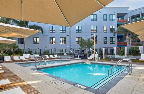 Walnut Creek Apartment | Premium Walnut Creek 1BR w/A/C & W/D, near BART, by Blueground