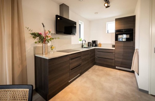 Thorn Villa | Premium Water 6p - Three Bedroom Villa, Sleeps 6