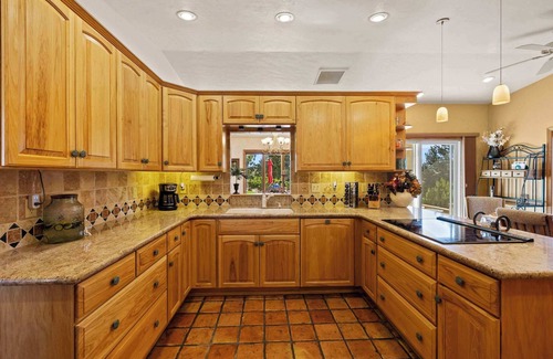 Dewey House | Prescott Golf Oasis Upscale Dog-Friendly Home