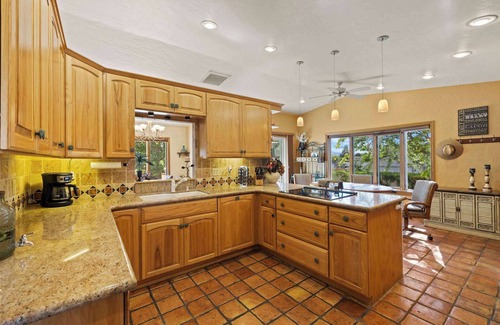 Dewey House | Prescott Golf Oasis Upscale Dog-Friendly Home