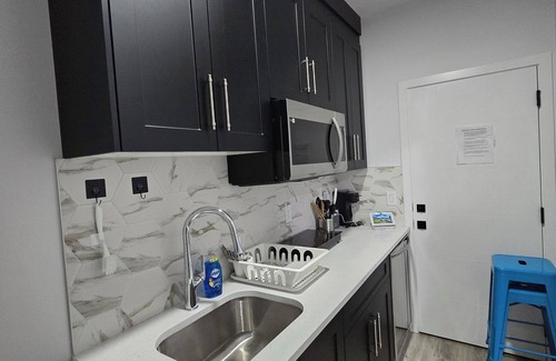 Southwest Edmonton House | President's Choice: Guest Single Room