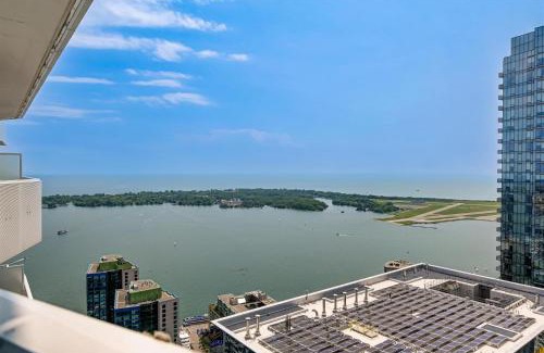 Downtown Toronto Apartment | Presidential Suite Heart of Downtown with Stunning View