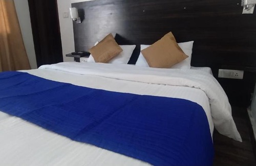 Ganaur Hotel | Presidia Heights Apartments, Divine City