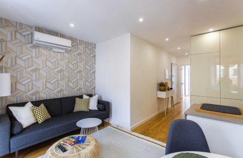 Linda-a-Velha Apartment | Prestige Ajuda Apartment