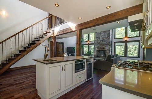 St-Adolphe-d'Howard House | Prestige In Nature | A/C | Hot tub | Terrace+BBQ | Fast Wifi | firepit and games