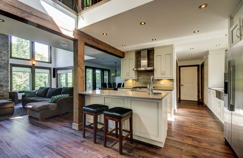St-Adolphe-d'Howard House | Prestige In Nature | A/C | Hot tub | Terrace+BBQ | Fast Wifi | firepit and games