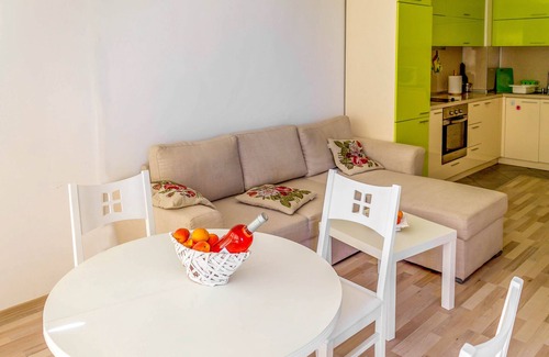 Trakata Apartment | Prestige deluxe suite - apartment in luxury building with swimming pool