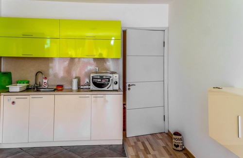 Trakata Apartment | Prestige deluxe suite - apartment in luxury building with swimming pool