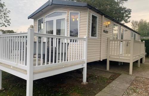 Berwick-upon-Tweed Resort | Prestige Static Caravan on 5 Star Holiday Park