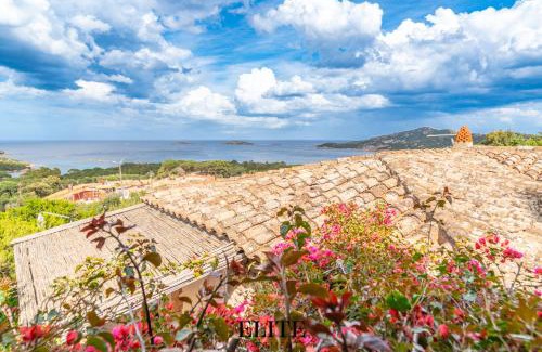 Pantogia Villa | Prestigiosa Villa di Lusso con Vista Mozzafiato