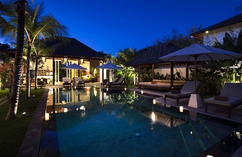 Drupadi Villa | Prestigious 6BR Villa, Central Seminyak - W/Swimming Pool!
