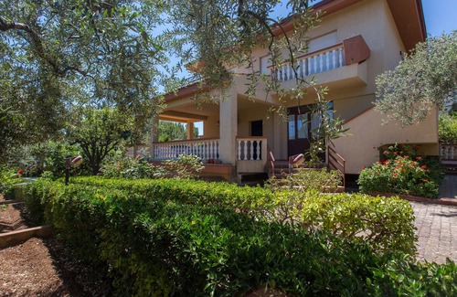 Trabia Villa | PRESTIGIOUS VILLA IN RESIDENCE WITH POOLS AND SPORTS FIELD