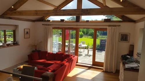 Haslemere House | Prestwick Oak - 2 Kingsize Ensuite - Openplan Contemporary - Rural - Garden