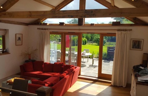 Haslemere House | Prestwick Oak - Open Plan 2 Double Ensuite Rural Oak Framed House Sleeps 4 plus AONB