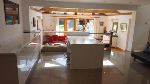 Haslemere House | Prestwick Oak - Sleeps 10-14 - Group Accommodation for Family or Friends