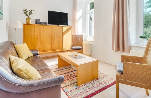 Grunhainichen Villa | Pretty apartment with large communal terrace near Borstendorf