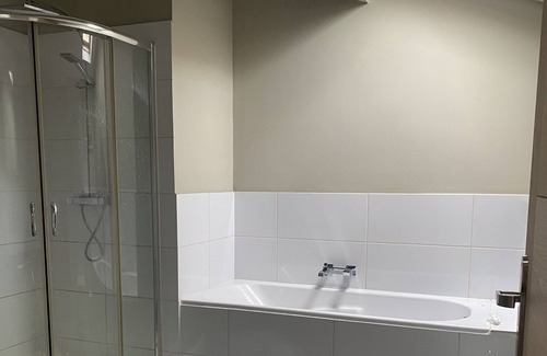 Reaux House | Pretty 3 bedroom cottage sleeps 6 with heated shared pool