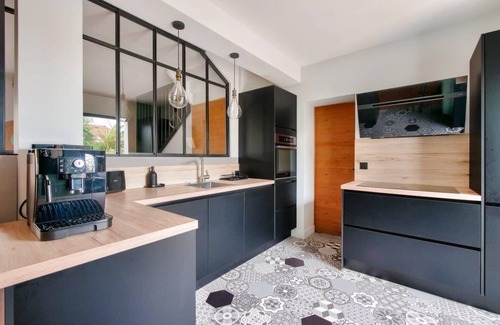 Port District House | Pretty atypical house 2 steps from the ocean