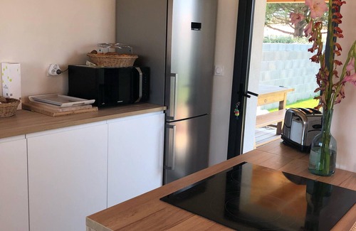 Noirmoutier-en-l'Ile House | Pretty black house on one level - 300m beach and shops.