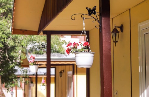 Kamena House | Pretty bungalow for 2 or 3 persons in a lovely area of Kamena village