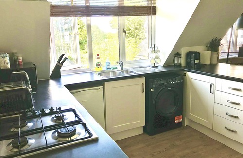 Warfield House | Pretty, Country House and annex, 5 bedrooms for 10 people with Pool in 6 Acres