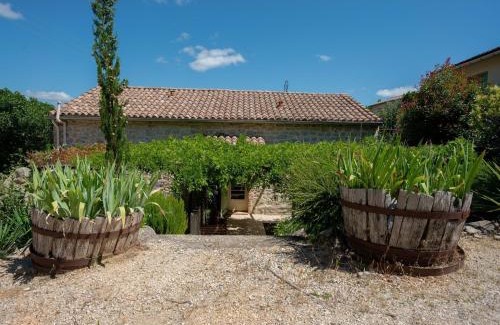 Courry House | Pretty Holiday Home in Courry with Swimming Pool