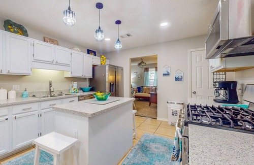 Ono Island House | Pretty in Perdido Key - Home with kitchen, patio, playground, central AC, & W/D