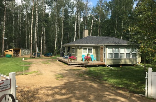 Division No. 11 Cabin | Pretty Little Pet Friendly Pigeon Lake Cabin for Rent, plus option to add RV