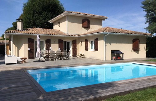 Cazaux House | Pretty modern house sleeps 8 4*-Lake, ocean, Arcachon basin, Dune du pyla