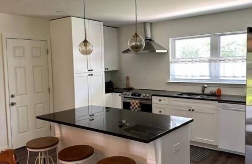 Perry House | Pretty Perry Home for Mid to Long Term Stays
