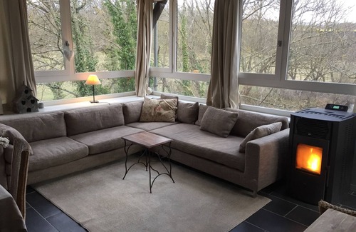 Vieille-Brioude House | Pretty riverside house, veranda overlooking nature and activities