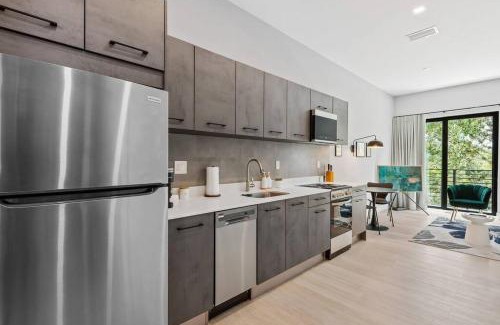 Flagler Village Apartment | Pretty Rola 304 Luxury Apt w King Bed Central Area
