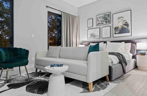 Flagler Village Apartment | Pretty Rola 304 Luxury Apt w King Bed Central Area