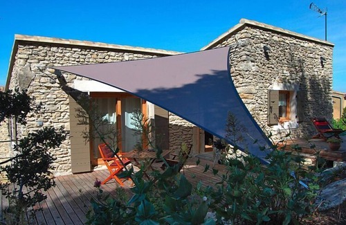 Le Pegue House | Pretty stone village house with private terrace, Le Pègue