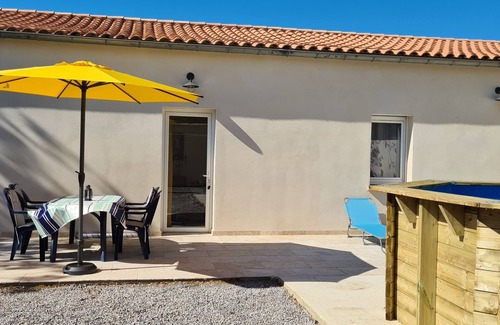Beziers Villa | Pretty villa on the banks of the Canal du Midi