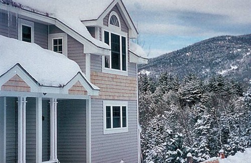 North Conway Apartment | Price reduction-Skier's studio apartment with hot tub! .